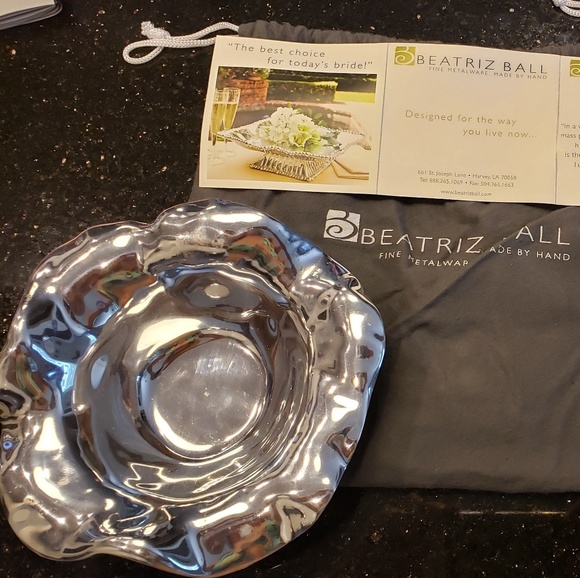 3 Beatriz Ball Bowls - 1 large 2-small - Picture 3 of 3